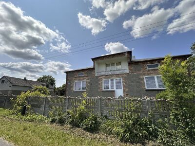 Siedlisko z domem i budynkami ok. Grabowa