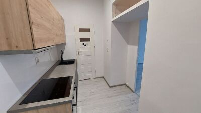 1 pokojowe ok Narutowicza z CO gaz- Prywatna kamienica