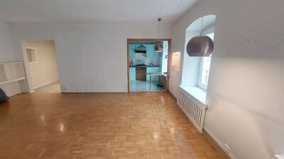 2- pokojowe przy ul. Piotrkowskiej- Prywatna kamienica