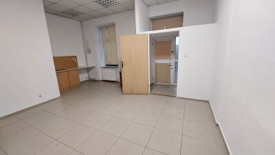 1-pokojowe przy ul. Piotrkowskiej z CO miejskim- Prywatna kamienica