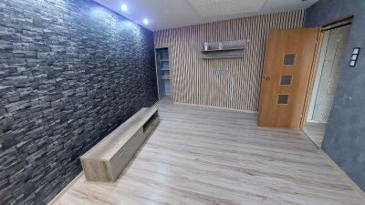 2 pokojowe Polesie III piętro- Prywatna kamienica