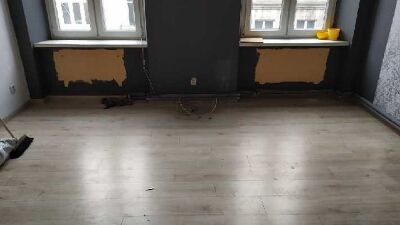 1 pokojowe  ok. Manufaktury  II piętro- Prywatna kamienica