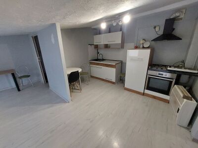 2- pokoje z wygodami CO gazowe ok. ul. Tuwima - Prywatna kamienica