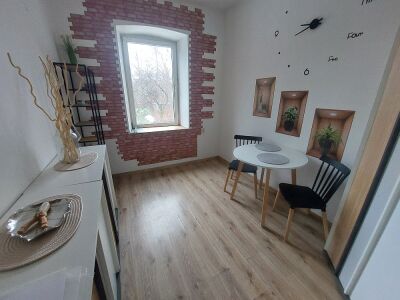 1 pokojowe Górna I piętro do wprowadzenia- Prywatna kamienica