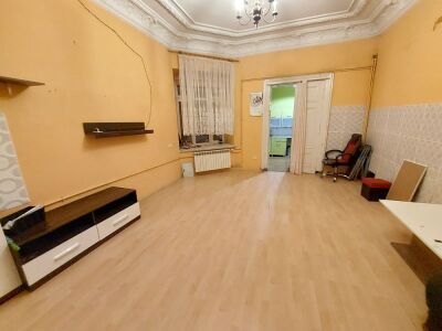 3 pokojowe ok. Placu Wolności I piętro- Prywatna kamienica